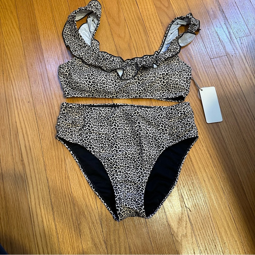 NWT - Leopard print bikini